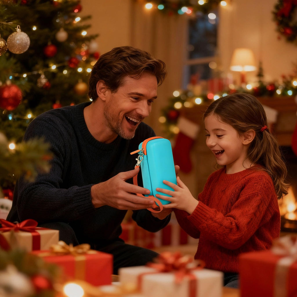 Father and daughter holding the turquoise 3D printing pen case during a holiday activity